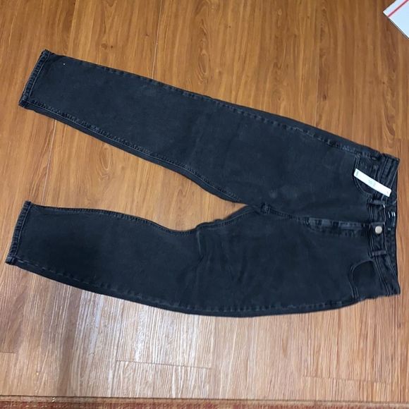 ASOS DESIGN Hourglass high rise farleigh 'slim' mom jeans in washed black - Picture 5 of 10